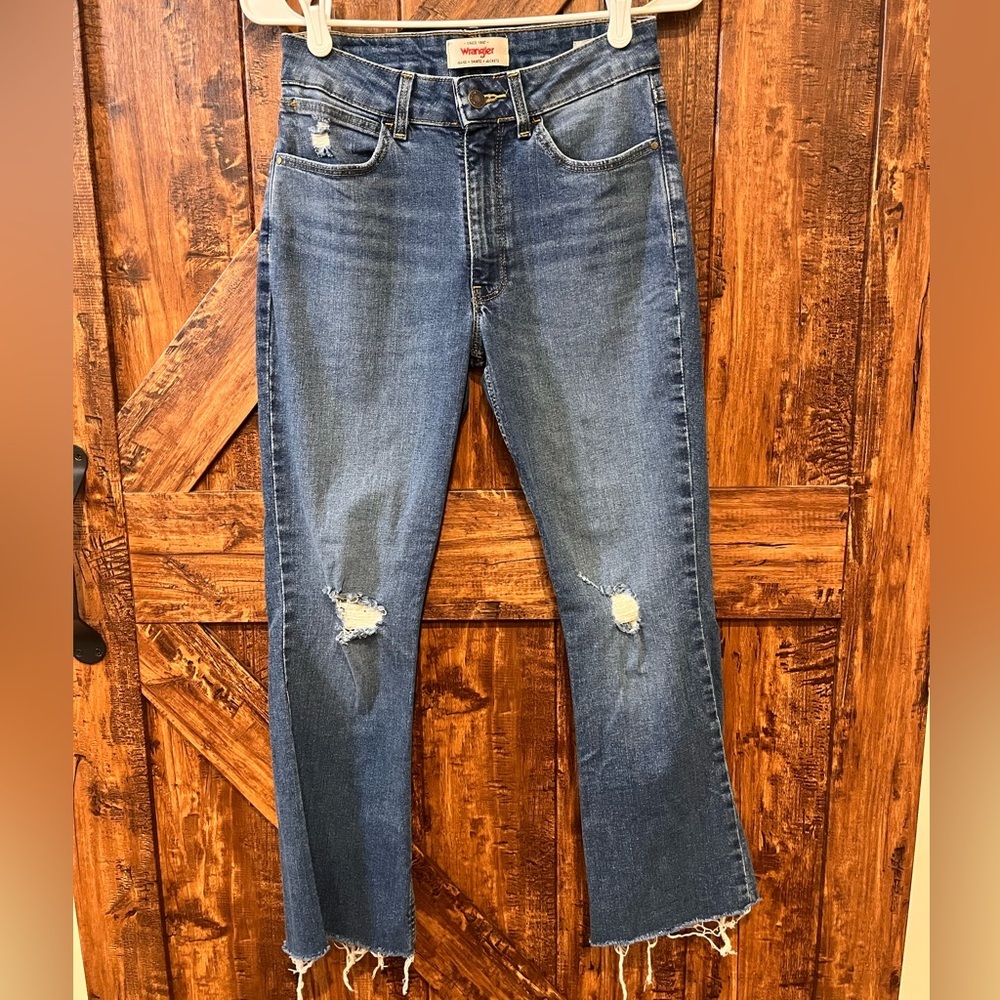 Wrangler women’s high rise kick flare denim blue‎ jeans size 2 EUC